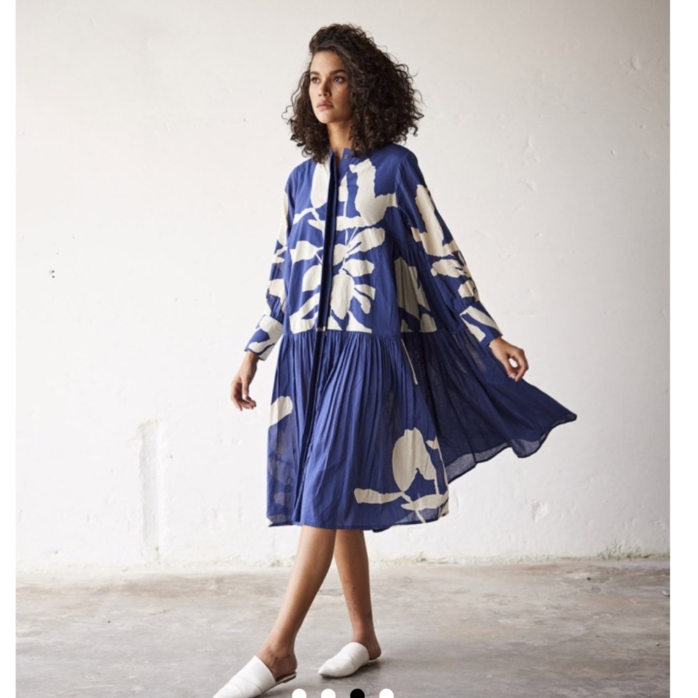 Kharakapas / Khara Kapas Dress Like New